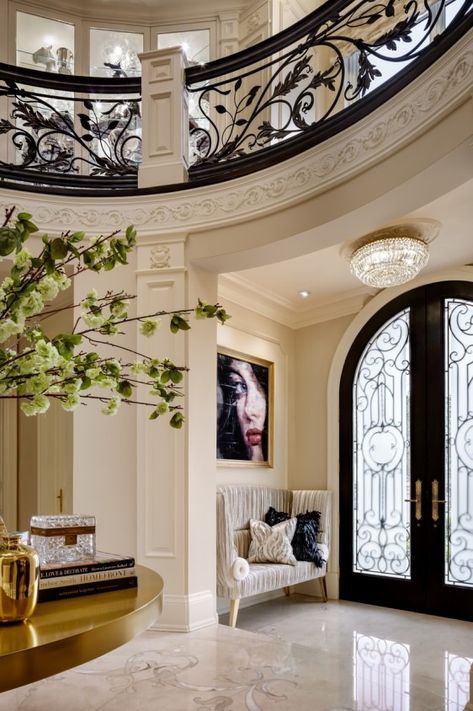 سلالم حلزونية, Lori Morris, Luxury Mansions Interior, Morris Design, First Apartment Decorating, Farmhouse Master, Foyer Design, Design Salon, Iron Railing