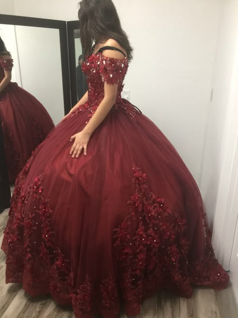 Red Velvet Quince Dress, Dark Red Dress Quinceanera, Wine Red 15 Dresses Quinceanera, Quince Dresses Wine Red, Wine Red Quince Dress, Wine Red Quinceanera Theme, Quinceanera Dresses Dark Red, Black And Red Quince Dress, Dark Red Quince