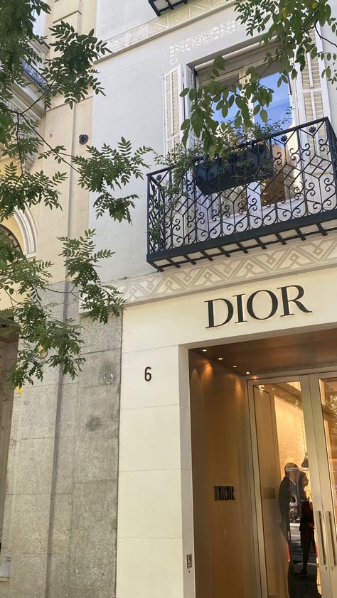 dior aesthetic store dior core old money life aesthetic girl city girl Dior Aethstetic, Old Dior Aesthetic, Old Money Stores, Vintage Money Aesthetic, Old Money Things, Dior Store Aesthetic, Vintage Dior Aesthetic, Dior Old Money, Dior Girl Aesthetic