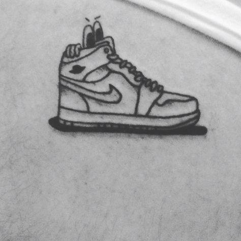 Tattoo original Jordan 1 Jordan 1 Tattoo Design, Jordan 1 Tattoo, Jordan Tattoo, Shoe Tattoos, Jordan Logo, Fairy Tattoo, 1 Tattoo, Discreet Tattoos, Tattoo Stencils