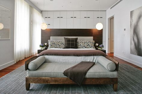 luxury master bedroom with a sofa at the foot of the bed as one of the eclectic elements in the space (1) Couch At Foot Of Bed, King Sized Bedroom, Eclectic Bedroom, Luxury Bedroom Master, Girl Bedroom Designs, Bed Bench, Foot Of Bed, Luxury Sofa