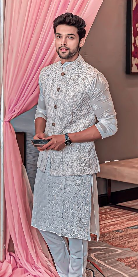 Parth Samthaan In Traditional Wear, Kurta For Boys Wedding, Jhodpuri For Men, Sadri Kurta For Men Wedding, Mens Engagement Outfits Indian Style, Engagement Dress For Men Classy, Kurta Jackets For Men Wedding, Sadri Kurta For Men, Men Wedding Dresses Indian