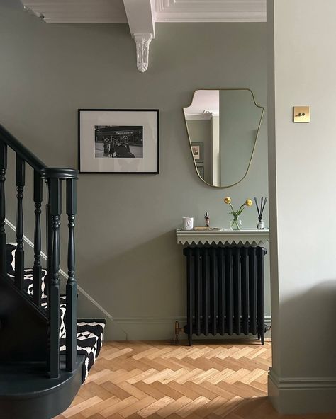 Farrow & Ball | 5 spaces to inspire your 2024 renovation projects 🎨 1. A hallway: #VertDeTerre walls with #StudioGreen staircase by @interior_bug 2. A… | Instagram Green Hallway Paint, Favorite Green Paint Colors, Farrow And Ball Hallway, Green Hallway Ideas, Landing Ideas, Hallway Paint, Painted Staircases, Hallway Colours, Green Hallway