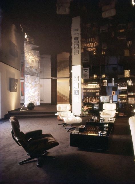 Hedonistic Disco Interior Design, Hedonistic Disco, 90s Interior Design, 1980s Interior, 90s Interior, Dark Deco, 80s Interior Design, Vintage Interior Decor, 80s House