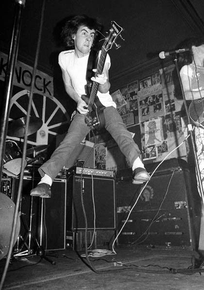 Punk Moodboard, Nancy Spungen, Glen Matlock, 1970s Punk, Roll Photography, Band Performing, Steet Style, Punk Looks, Sid Vicious