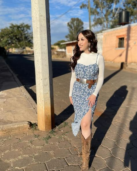 𝙲𝚒𝚝𝚕𝚊𝚕𝚒 🌻 on Instagram: "“Alma sonriente” Top @fashionnova Earrings @lavaqueritaguerita Dress @shein Boots @boot_barn_official" Vaquera Outfit Mexican Women, Jaripeo Fits, Outfit Vaquera, Cowgirl Dresses With Boots, Western Outfits Women Dresses, Shein Boots, Western Ootd, Botas Outfit, Vaquera Fits