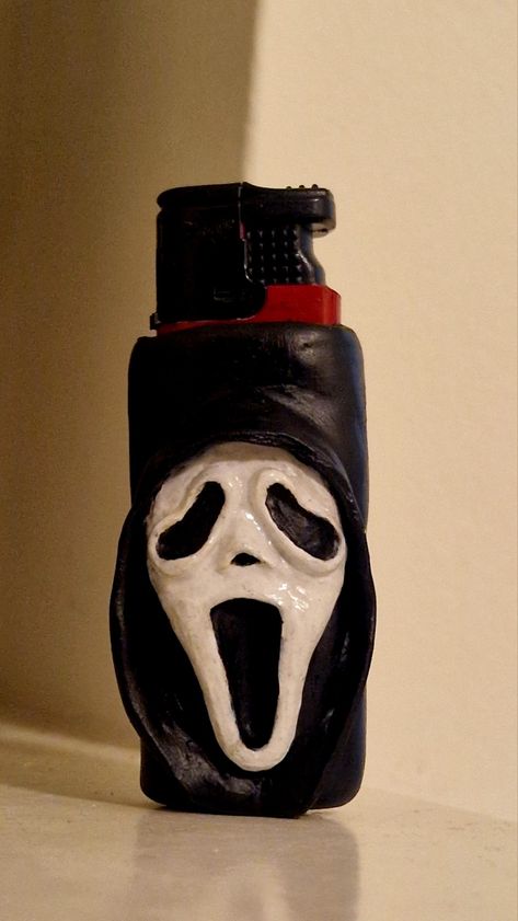 How To Make Clay Lighter Case, Clay On Lighter, Supernatural Clay Ideas, Lighter Sleeve Clay, Lighter Clay Art, Clay Lighter Case Ideas, Clay Lighter Covers, Clay Ghostface, Scary Clay Art