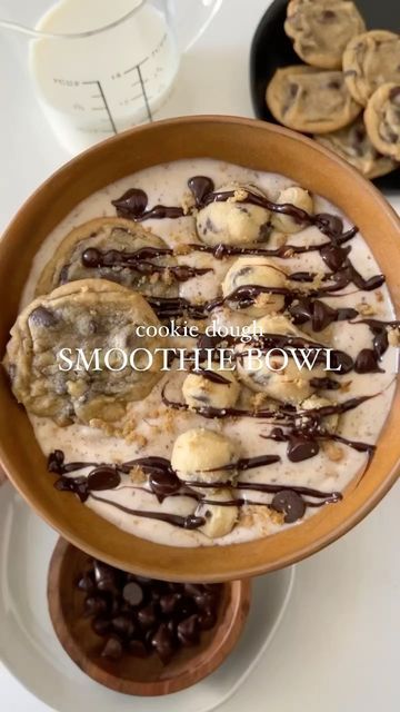 Hajar Larbah on Instagram: "Cookie Dough Smoothie Bowl 🍪 The texture was just like ice cream with specks of chocolate chips. The perfect breakfast when you have a sweet tooth. Only 5 ingredients with @vitalproteins Vanilla Collagen Peptides adding the most incredible flavor. #VitalPartner #WellnessIsVital #vegan #healthyrecipes #healthyfood #recipe #breakfast #vegetarian #food #foodie #yummy #mealprep #smoothie" Cookie Dough Smoothie Bowl, Cookie Dough Smoothie, Breakfast Vegetarian, Recipe Breakfast, Smoothie Bowl Recipe, Cookies N Cream Cookies, Breakfast Cookies, Nice Cream, Collagen Peptides