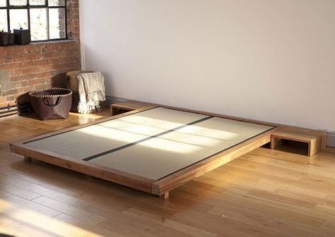 Tatami bed from Tatami home Just placed in Brentwood studio/loft. Tatami Futon, Diy Futon, Japanese Bed, Tatami Bed, Futon Bedroom, Japanese Bedroom, Tatami Room, Japanese Futon, Futon Frame