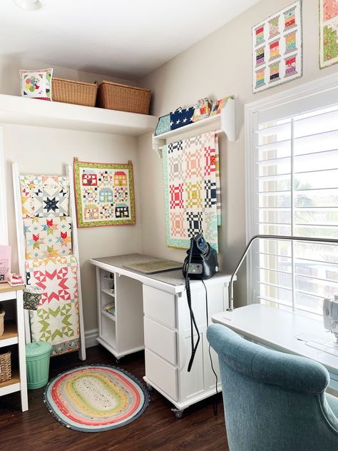 Sewing Room Tour | May 2022 featured by Top US Quilt Blog, A Quilting Life Ikea Quilting Room Ideas, Sewing Room Fabric Storage Ideas, Quilt Rooms Ideas Studios, Quilting Room Layout, Quilt Room Ideas, Quilting Room Organization, Ikea Craftrooms, Quilting Room Ideas, Basement Sewing Room