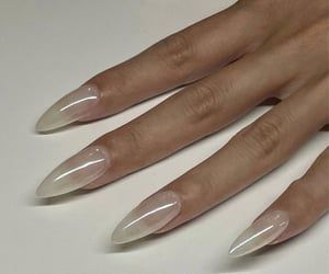 Khloe Kardashian Nails, Kardashian Nails, Siren Costume, Summer Date Night Outfit, Outfit Date, Y2k Beach, Fashion Bella, Summer Date Night, Outfit Night