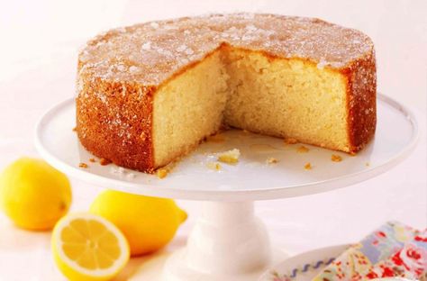 Mary Berry’s Lemon Drizzle Cake | Baking Recipes | GoodtoKnow British Baking Show Recipes, British Bake Off Recipes, Snacking Cake, Bake Off Recipes, Dessert Mousse, Mary Berry Recipe, The Great British Bake Off, Lemon Drizzle Cake, Drizzle Cake