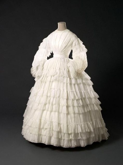 Victorian Outfits, 1860s Fashion, Historical Gowns, 1850s Fashion, Soren Kierkegaard, Sheer Dresses, Antique Dresses, 1860 Fashion, Muslin Dress