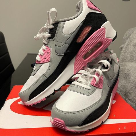 Nike Airmax Shoes Black, Pink, Grey And White Never Worn Size 7y Airmax 97 Outfit Women, Airmax 97 Outfit, Nike Airmax Shoes, Nike Rosa, Airmax Shoes, Airmax Nike, Nike Air Vapormax 2019, White Casual Shoes, Nike Acg Jacket