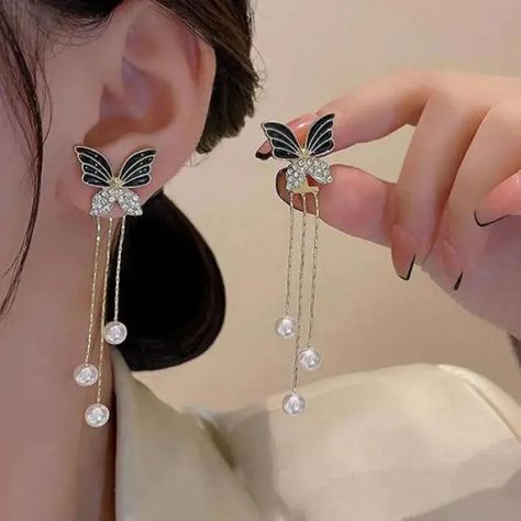 📍 Needle Crystal Butterfly Tassel Earrings 925 Silver😍💗💫 👉🏻To order through 📌the website:https://www.jewelglamour.com/collections/earrings/products/925-silver-needle-crystal-butterfly-tassel-earrings-for-women-jewelry-korean-fashion-fairy-zircon-drop-earrings-2024-trending-z4 📌 For more info WhatsApp: +44 7460 779657 📌Facebook: https://www.facebook.com/profile.php?id=61556939033801 📌 Instagram : https://www.instagram.com/official.jewelglamour/ #jewelry #jewellery #jewelrylover #jeweller... Womens Jewelry Trends, Needle Earrings, Engagement Earrings, Long Tassel Earrings, Pattern Animal, Ear Rings, Earring Crafts, Trendy Earrings, Earring Type