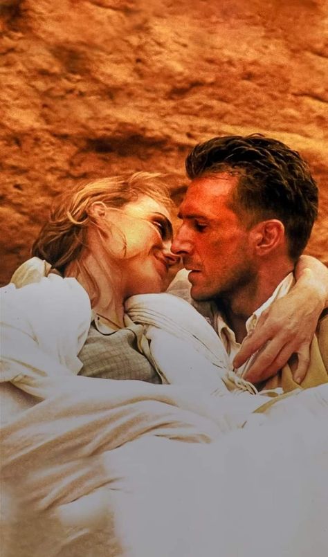 The English Patient (1996) Kristen Scott Thomas, Ralph Finnes, On Screen Couples, Tom Hulce, 1990s Films, Kristin Scott, The English Patient, Kristin Scott Thomas, Scott Thomas