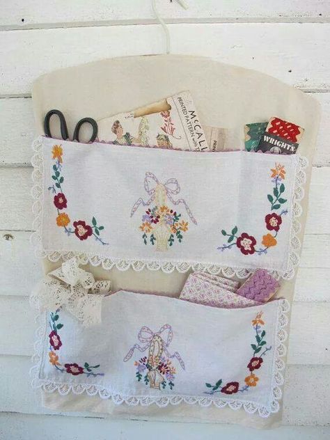 Handy wall pockets made from old dresser scarves Vintage Linens Repurposed, Linen Projects, Basket Embroidery, Handkerchief Crafts, Embroidery Wall Hanging, Doilies Crafts, Embroidery Wall, Vintage Hankies, Embroidery Transfers