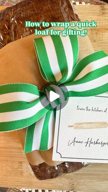 Tiny Tag Co.-Stationery, Invites, Gift Tags and More on Instagram: "How to wrap a Quick Loaf for gifting the Tiny Tag way! 💚🤍  Comment LOAF and we’ll send you all the links! Send to a friend who loves to gift loaves so she’ll be in the know this holiday season." Wrapping Mini Loaves Gifts, How To Wrap Mini Loaves For Gifts, Christmas Loaves For Gifts, Charcuterie Board Gift Wrapping Ideas, Food Gifts Wrapping, Baked Gifts, Food Gifts Packaging, Tying Bows, Christmas Food Crafts