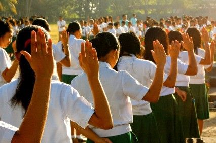 Pilipinas Art, Filipino Values, Flag Ceremony, Laptop Drawing, Filipino Flag, Street Game, Church Aesthetic, Philippine Art, Pledge Of Allegiance