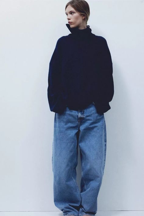 Oversized Turtleneck Sweater Outfits, Long Sleeve Polo Outfit, Turtleneck Sweater Outfit, Turtleneck Outfits, Navy Blue Turtleneck, Blue Turtleneck, Oversized Polo, Polo Outfit, Turtleneck Outfit