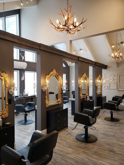 A beautiful hair salon featuring details such as:  faux taxidermy, gold and guilded mirrors, picture frame walls, and chandeliers of elk horn and crystal. Hair Salon Wash Station Ideas, Gothic Hair Salon Decor, Hair Salon Lighting, Beauty Salon Interior Luxury, Hair Salon Ideas, Luxury Houses Kitchen, Salon Design Ideas, Beauty Room Salon, Hair Salon Business