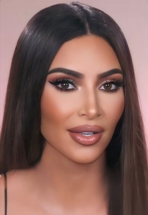 Celebrity Smokey Eye Makeup, Kim Kardashian Make Up 2023, Makeup Ideas Kim Kardashian, Kim K Smokey Eye Makeup, Kim Kardashian Brows, Glam Makeup For Brown Eyes Brunettes, Kim K Glam Makeup, Kim K Smokey Eye, Kim Kardashian Glam Makeup