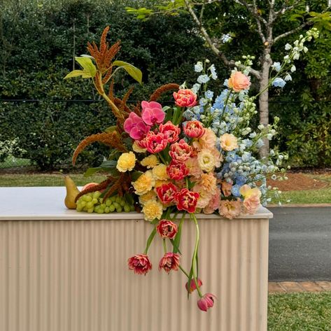 bar blooms for 40FEST 🍊🌸💌💘 Bar Top Floral Arrangement, Floral Bar Arrangement, Bar Floral Arrangement, Bar Florals, Bar Arrangement, Sand Diego, Bar Flowers, Bloom Bar, Floral Bar