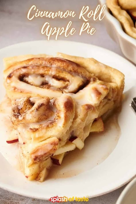 Shredded Apple Pie Recipe, Spicy Apple Pie, Cinnamoroll Apple Pie, Cinnamon Roll Pie Recipe, Cinnamon Bun Apple Pie Pillsbury, Pillsbury Cinnamon Roll Apple Pie, Apple Pie Ideas, Apple Pie Pillsbury, Cinnamon Roll Apple Pie Recipe