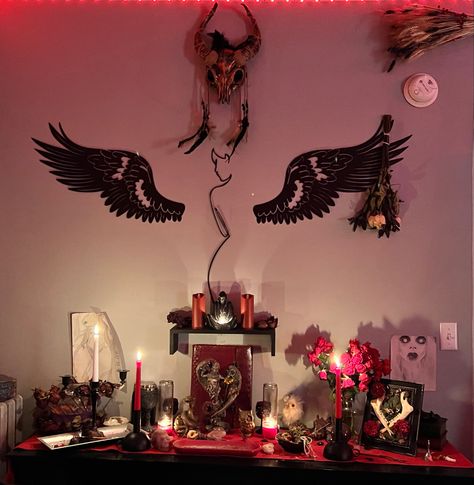 Goddess Lilith altar space Lilith Altar Offerings, Lilith Altar Aesthetic, Altar For Lilith, Lilith Alter Ideas, Lucifer Altar Ideas, Lilith Glyph, Lilith Altar Ideas, Lilith Worship, Lilith Goddess Offerings