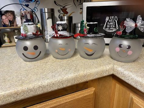 Dollar Tree Crafts & DIY with Instructions! + Freebies! 🥳 | I just finished these tonight fishbowl, mirror and a candle holder | Facebook Fishbowl Mirror, Fishbowl Craft, Dollar Tree Crafts Diy, Dollar Tree Mirrors, Christmas Crafts Diy Projects, Snowman Candle, Glass Snowman, Crafts Decor, Fish Bowl