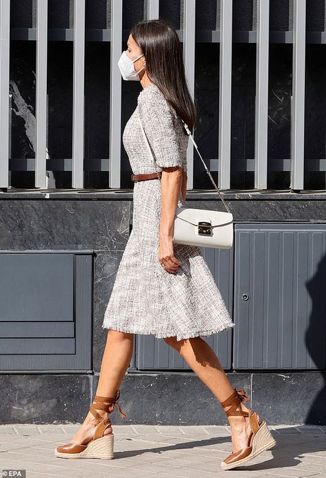 Tan Wedges Outfit Summer, Brown Espadrilles Outfit, Chic Brown Straw Espadrilles, Casual Brown High Heel Espadrilles, Tan Wedges Outfit, Chic Beige Wedge Heel Espadrilles, Wedges Outfit Dressy, Brown Cushioned Wedge Heel Espadrilles, Espadrille Wedge Outfit