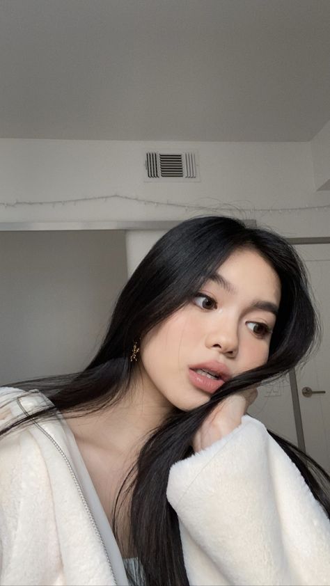 Jessica Vu Makeup, Jessica Vu, Secret Shanghai, Studio Photography Fashion, Celebrity Casual Outfits, Everyday Makeup, Girls Makeup, Just Girl Things, Photo Instagram