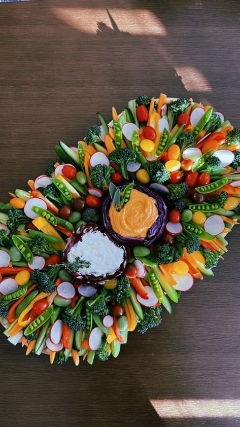 Charcuterie Boards, Grazing Trays, Snack Platters, Meat, Cheese, and Beyond | Fun veggie platter I made yesterday. | Facebook Vegetable Board Ideas, Fancy Veggie Tray, Veggie Platter Ideas Trays Presentation, Meat And Cheese Tray Ideas, Vegetable Charcuterie Board, Veggie Charcuterie Board, Pickle Platter, Snack Platters, Cheese Tower