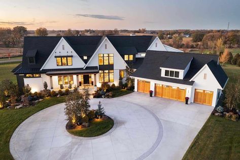 Step into an amazing urban farmhouse with inspiring details in the Midwest Suburban House, Lots Of Windows, Barn Style House, Craftsman House Plans, Farmhouse Exterior, Home Building Design, Luxury Homes Dream Houses, Architecture Exterior, Farmhouse Style House