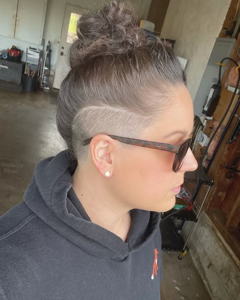 Side Trimmed Hair Women, Womens Undercut Long Hair Side Shave, Long On Top Shaved Sides Women, Long Hair Side Shave For Women, Side Shave Long Hair Women, Side And Undercut Long Hair, Long Hair Shaved Sides Female Viking, Undercut For Women Long Hair, Undercut With Shaved Sides