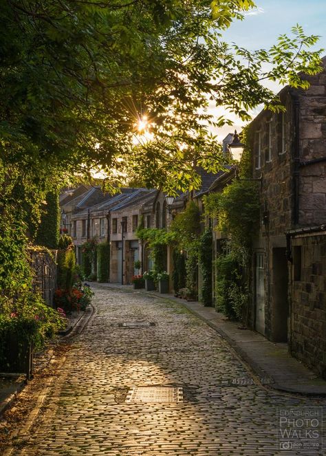 Circus Lane | Edinburgh, Scotland Edinburgh Scotland, Scotland Travel, Alam Yang Indah, Pretty Places, Travel Aesthetic, Dream Vacations, Travel Dreams, Edinburgh, Places To See