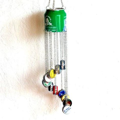 Beer Can Ideas, Bottle Caps Ideas, Bottle Cap Diy, Bottle Cap Wind Chime, Beer Cap Projects, Beer Bottle Cap Crafts, Carillons Diy, Bottle Cap Projects, Soda Can Crafts