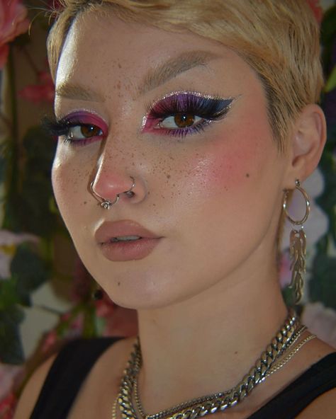 Bi Flag Outfit, Ace Pride Makeup, Bisexual Flag Makeup, Bi Pride Outfit Ideas, Bi Flag Makeup, Pride Outfits Women, Pride Flag Makeup, Queer Make Up, Bi Pride Makeup