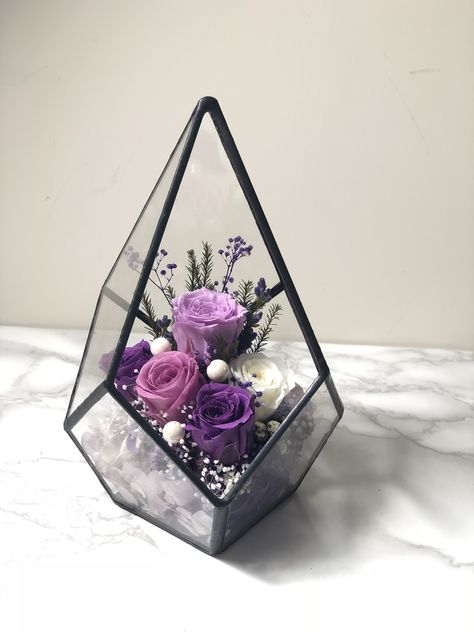 Preserved flower glass decoration Blossom h Wedding Table Deco, Diy Floral Decor, Edible Bouquets, Beautiful Terrariums, Glass Decoration, Flowers Bouquet Gift, Flower Arrangements Diy, Gift Toppers, Luxury Flowers