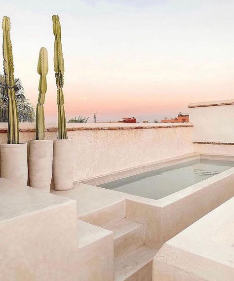 Modern Mediterranean Backyard, Mediterranean Backyard, Riad Marrakech, Modern Mediterranean, Small Pools, Casa Exterior, Small Pool, Rooftop Pool, Plunge Pool