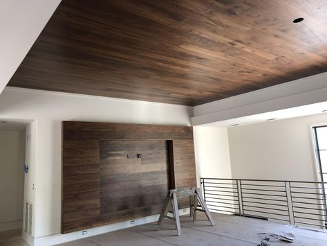 Walnut Shiplap, Fireplace Shiplap, Walnut Ceiling, Plank Ceiling, Ceiling Treatments, Ceiling Ideas, Wall Units, Tv Wall Unit, Wood Plans