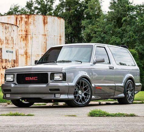 Rimbroker.com on Instagram: “This is the cleanest example of a GMC Typhoon we have ever seen. • • • • • • North Carolina Owner: @wickdcat800 • • • • • • Wheels are…” Chevy Trucks Lowered, Denali Truck, Classic Cars Trucks Chevy, Best Suv Cars, Donk Cars, Dropped Trucks, Custom Chevy Trucks, Chevy S10, Suv Cars