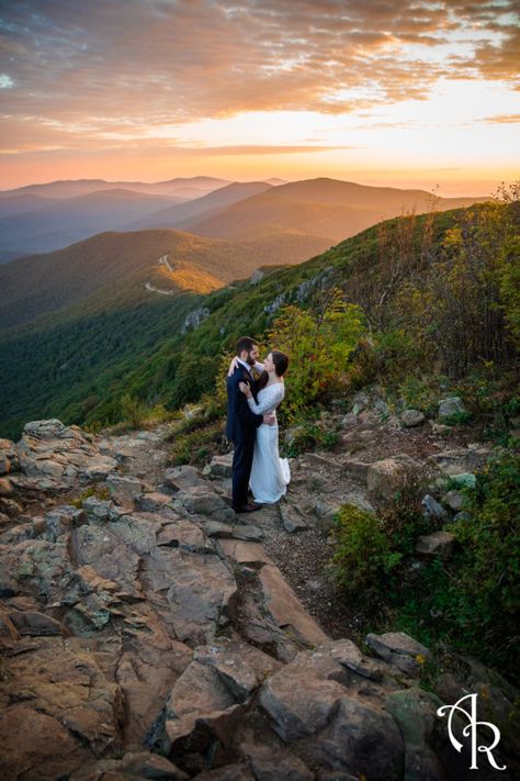 Mountain Overlook, Shenandoah Mountains, Virginia Elopement, Sunrise Wedding, Virginia Mountains, Sunrise Mountain, Mountain Engagement Photos, Rustic Vintage Wedding, Montana Wedding