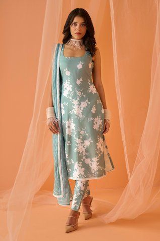 Shop for Lashkaraa Green Chanderi Floral Print Kurta Set for Women Online at Aza Fashions Sleeveless Suit Design, Sleeveless Kurti Designs, Suit Designs Indian Style, Suit Neck Designs, Sleeveless Kurta, Stylish Kurtis Design, Simple Lehenga, Indian Designer Suits, Dusty Green