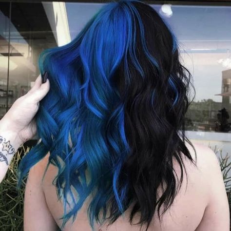 Split Dye Hair Ideas, Split Dye Hair, Exotic Hair Color, Split Dye, Split Dyed Hair, Hair Color Underneath, Cute Hair Colors, Creative Hair Color, Hair Color Streaks