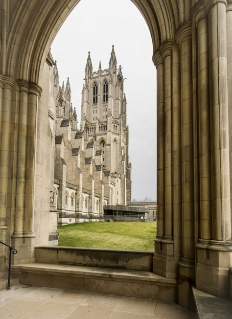 National Cathedral Washington Dc, Dc Architecture, Washington Dc Photography, Washington Dc Vacation, Dc Vacation, Washington Trip, Washington National Cathedral, Things To Do In Washington, Dc Photography