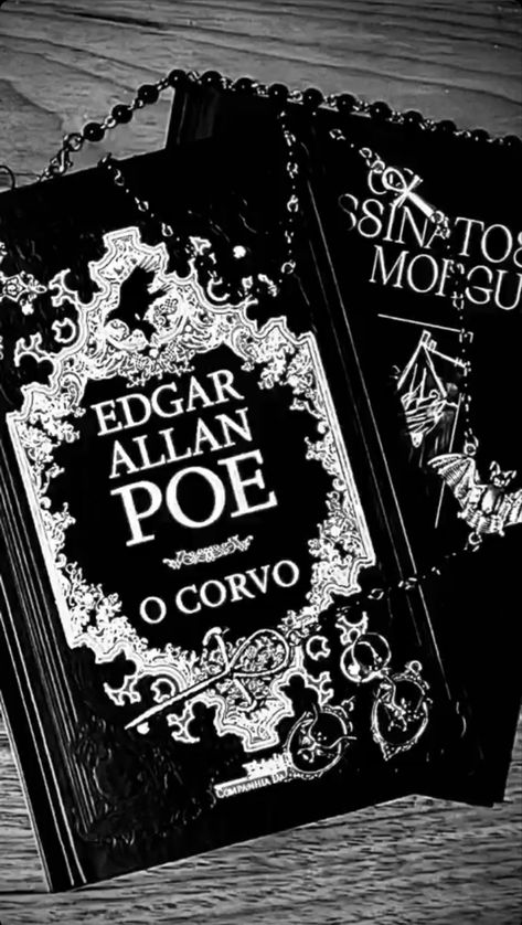 Gothic Literature Books, Gothic Books Aesthetic, Goth Literature, Wallpaper Monokrom Aesthetic, Gothic Literature Aesthetic, Goth Books, Gothic Atmosphere, Black Cathedral, Gothic Academia