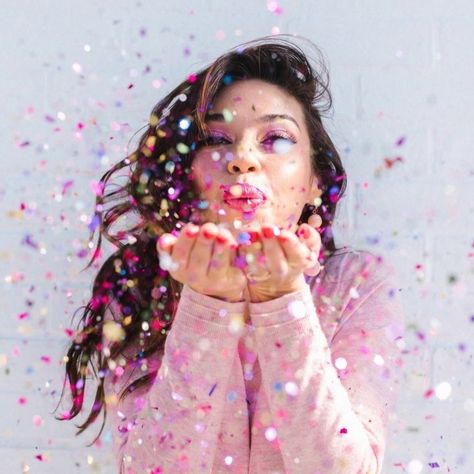 Pink White Gold Birthday Photoshoot, Birthday Confetti Photography, Blowing Confetti Picture, Blowing Glitter Photoshoot, Pictures With Confetti, 35 Birthday Photo Shoot, Birthday Portrait Photography, Confetti Photoshoot, Savannah Latimer