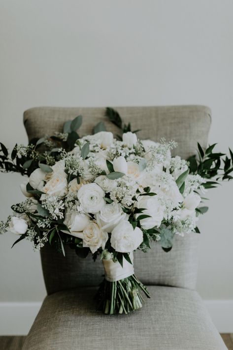 Nye Wedding Bridal Bouquet, White Bridal Rose Bouquet, Boho White Rose Bouquet, Flower Boquettes Bride, Moss Green And Cream Wedding, Sage Bride Bouquet, Neutral Wedding Bouquet Summer, Ivory And Greenery Bouquet, White Flowers For Winter Wedding