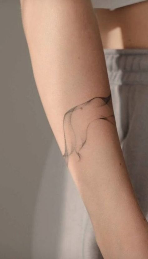 Line Tattoo From Neck To Arm, Abstract Minimalist Tattoo, Line Tattoo Neck, Smokey Tattoo Ideas, Abstract Line Tattoo Arm, Minimalist Tattoo Arm, Shadow Tattoo Design, Shadow Tattoo Ideas, Line Neck Tattoo